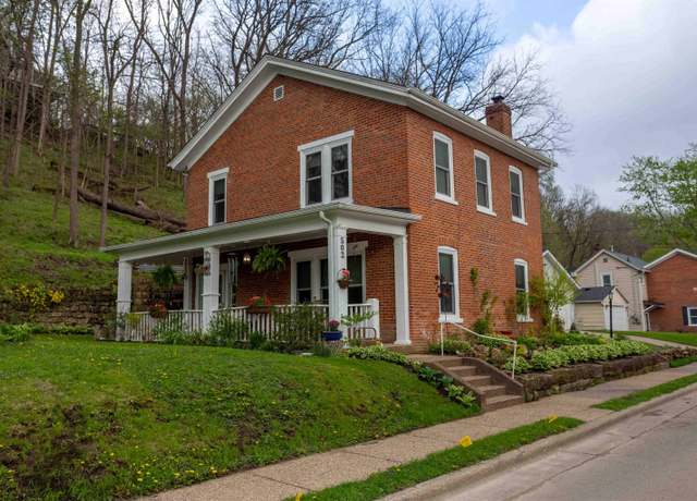 Property at 502 Dewey Ave, Galena, IL 61036, 3 beds, 1.5 baths