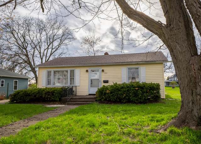 Property at 950 N Court St, Platteville, WI 53818, 2 beds, 2 baths