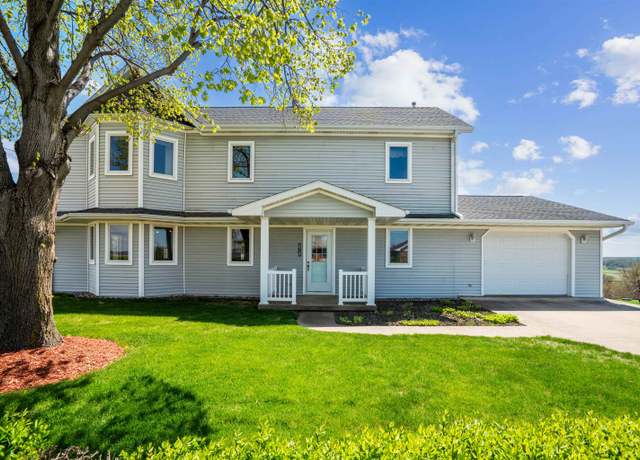 Property at 20798 Hwy 3 Rte, Durango, IA 52039, 5 beds, 2 baths