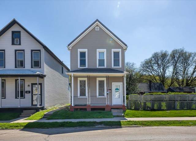 Property at 2939 Jackson St, Dubuque, IA 52001, 3 beds, 1 bath