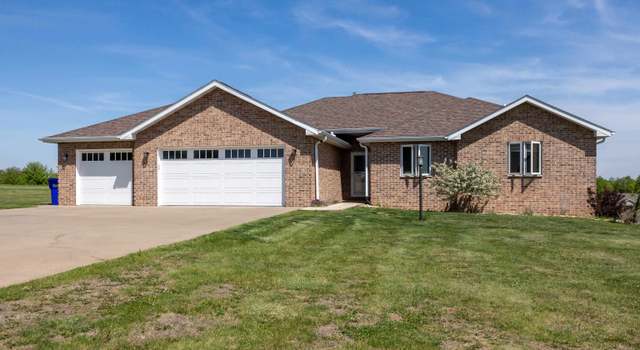 Photo of 10500 Black Walnut Ct, Peosta, IA 52068