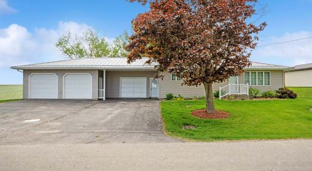 Photo of 986 Sunshine St, Holy Cross, IA 52053