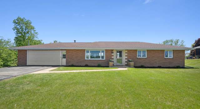 Photo of 13432 N Cascade Rd, Dubuque, IA 52003
