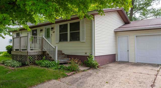 Photo of 317 SW 3rd Ave, Worthington, IA 52078