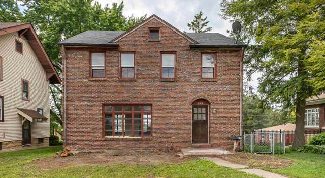 Photo of 345 S Grandview Ave, Dubuque, IA 52003