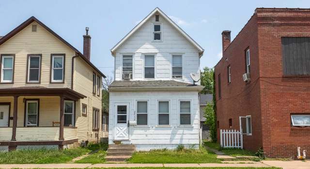 Photo of 2712 Jackson St, Dubuque, IA 52001