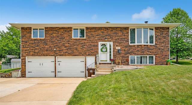 Photo of 2891 Summer Dr, Dubuque, IA 52002