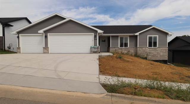 Photo of 2049 Sky Blue Dr, Dubuque, IA 52001