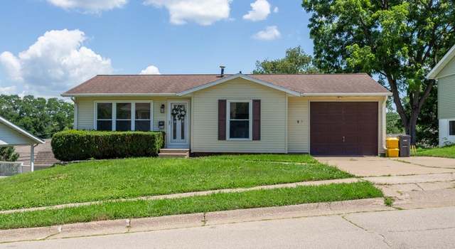 Photo of 1876 Key Way Dr, Dubuque, IA 52002