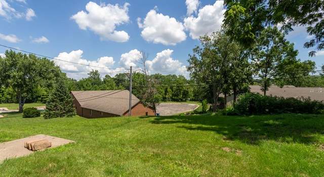 Photo of 1876 Key Way Dr, Dubuque, IA 52002