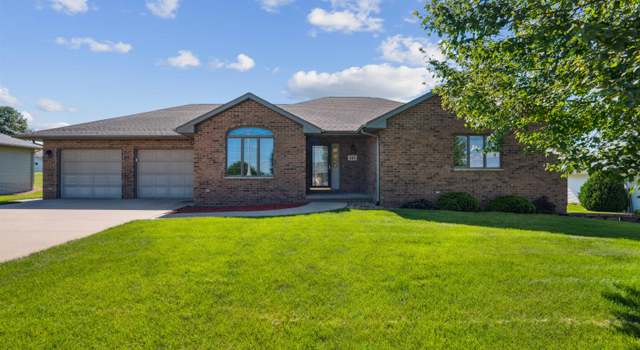 Photo of 404 Superior St St, Farley, IA 52046