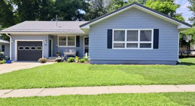 Photo of 210 Locust St, Strawberry Point, IA 52076