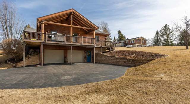 Photo of 8906 Hickory Hollow Ct, Dubuque, IA 52003
