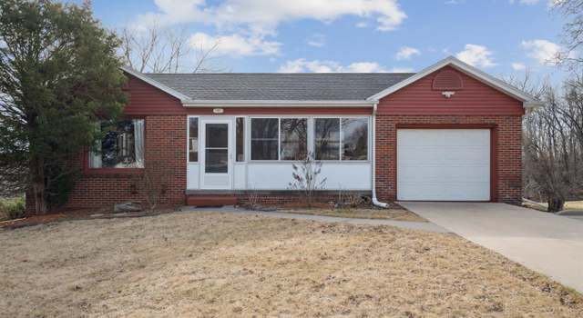 Photo of 320 King St, Dubuque, IA 52001