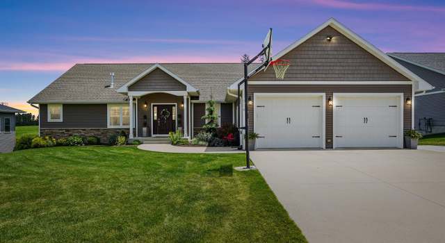 Photo of 504 NW Cork Dr, Cascade, IA 52033