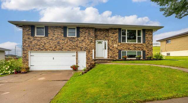 Photo of 1784 Rosemont St, Dubuque, IA 52002