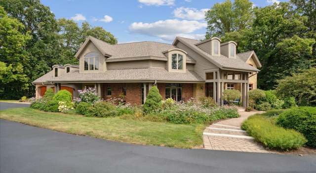 Photo of 82 Ford Dr, East Dubuque, IL 61025
