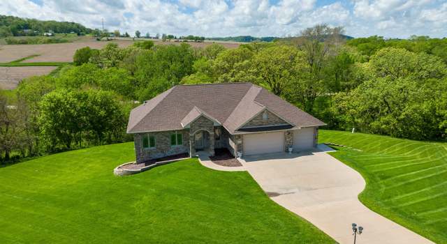 Photo of 9219 Nicholas Ct, Dubuque, IA 52003