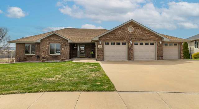 Photo of 2101 Cheyenne Way, Asbury, IA 52002