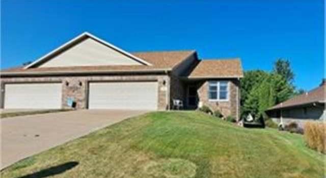 Photo of 2313 Deerborn Dr, Dubuque, IA 52002