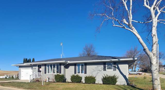 Photo of 105 Elm St, Luxemburg, IA 52056