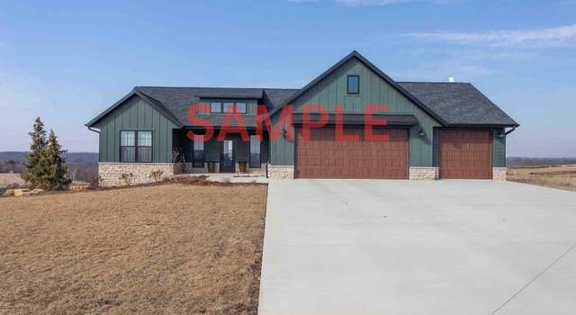 Photo of 14365 Keegan Ct, Dubuque, IA 52002