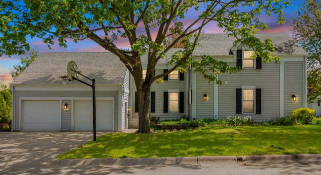 Photo of 882 Laurel St, Dubuque, IA 52003