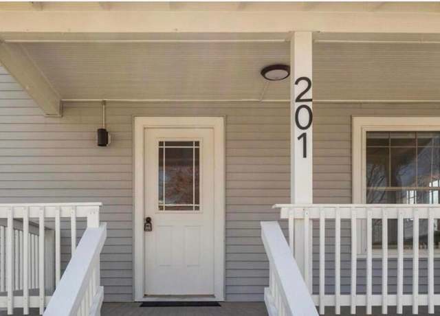 Property at 201 E 5th St, Atlantic, IA 50022, 3 beds, 2 baths