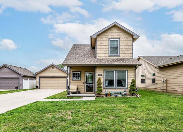 Property at 2416 S 19th St, Council Bluffs, IA 51501, 3 beds, 2 baths