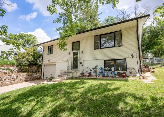 Property at 105 N Elm St, Glenwood, IA 51534, 3 beds, 2 baths