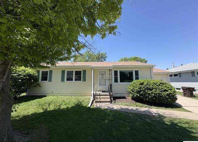 Property at 333 N Myers St, Fremont, NE 68025, 3 beds, 1 bath