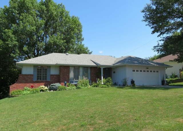 Property at 235 Kingsridge Dr, Council Bluffs, IA 51503, 4 beds, 3 baths
