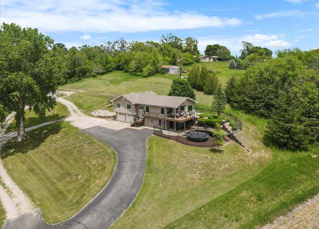 Property at 19075 Perry Rd, Council Bluffs, IA 51503, 4 beds, 3 baths