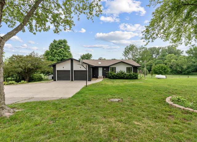 Property at 15276 230th St, Council Bluffs, IA 51503, 5 beds, 3 baths