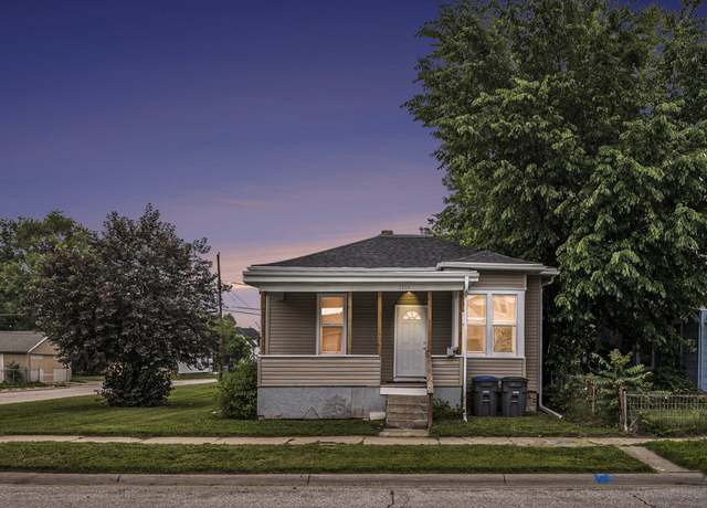 Property at 1924 5th Ave, Council Bluffs, IA 51501, 3 beds, 2 baths