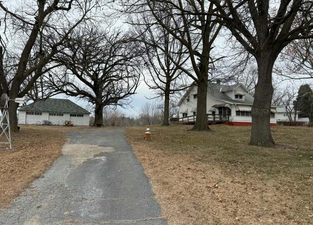 Property at 910 N Locust St, Glenwood, IA 51534, 4 beds, 2 baths