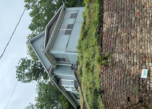 Property at 214 Knepper St, Council Bluffs, IA 51503, 2 beds, 2 baths