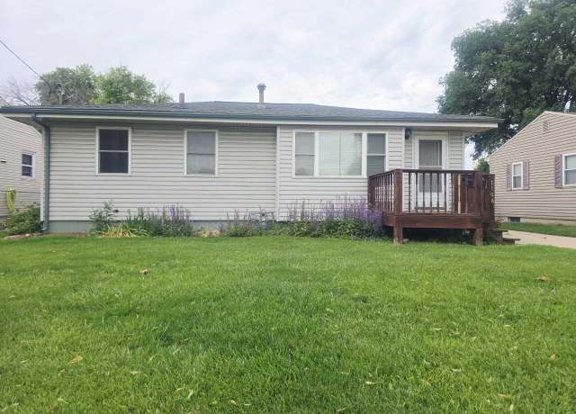 Property at 1108 Ash St, Council Bluffs, IA 51501, 3 beds, 1 bath