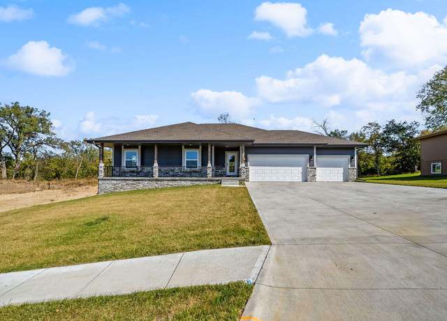 Property at 1325 Copper Mountain Dr, Crescent, IA 51526, 4 beds, 4 baths