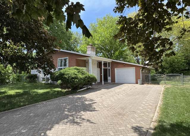 Property at 314 10th Street St, Glenwood, IA 51534, 4 beds, 2 baths