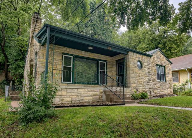 Property at 679 Franklin Ave, Council Bluffs, IA 51503, 2 beds, 2 baths