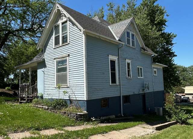 Property at 506 N Walnut St, Avoca, IA 51521, 3 beds, 2 baths