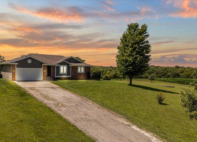 Property at 25739 Grace Cir, Glenwood, IA 51534, 4 beds, 3 baths