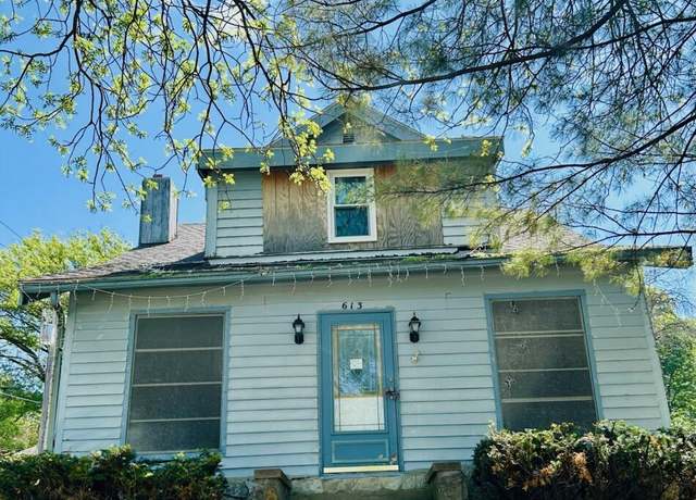 Property at 613 N Walnut St, Avoca, IA 51521, 4 beds, 2 baths