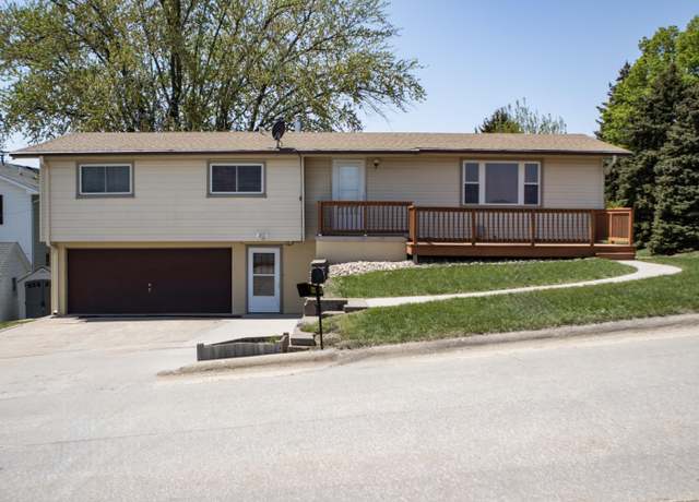 Property at 711 N 9th St, Missouri Valley, IA 51555, 3 beds, 2 baths