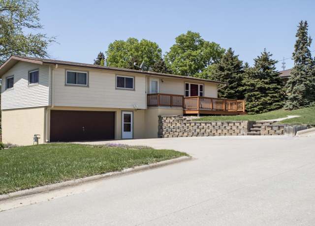 Property at 711 N 9th St, Missouri Valley, IA 51555, 3 beds, 2 baths