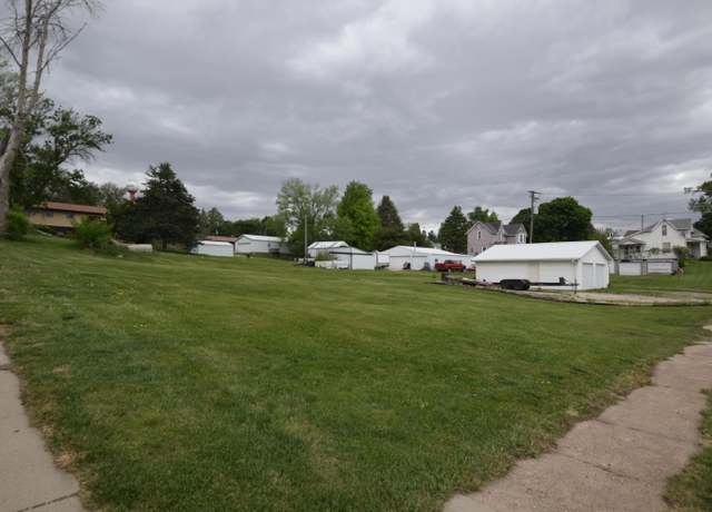 Property at 302 3rd St, Portsmouth, IA 51565