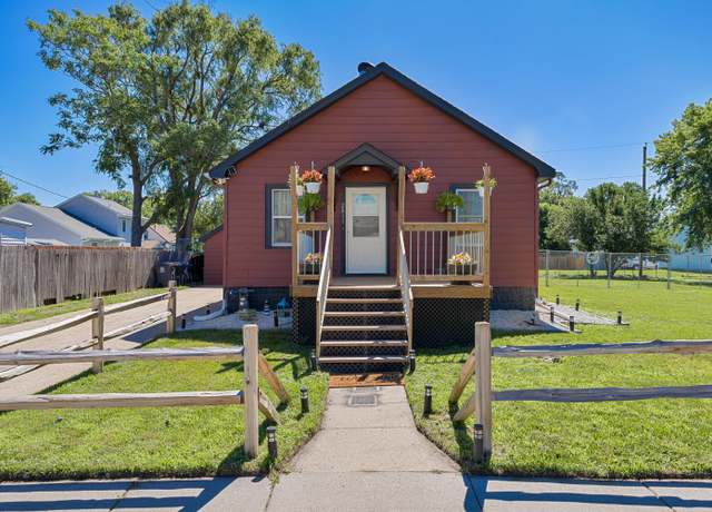 Property at 2011 S 13th St, Council Bluffs, IA 51501, 2 beds, 2 baths