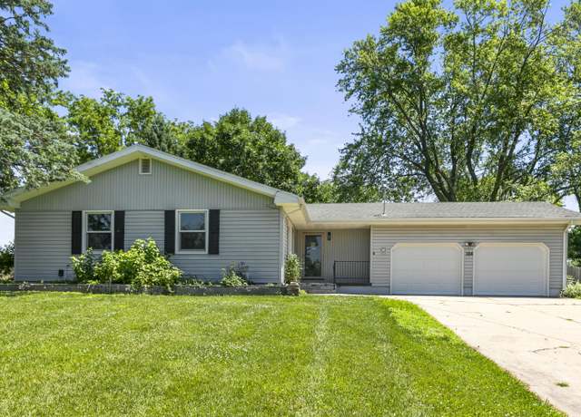 Property at 104 S Hill Cir, Council Bluffs, IA 51503, 3 beds, 3 baths