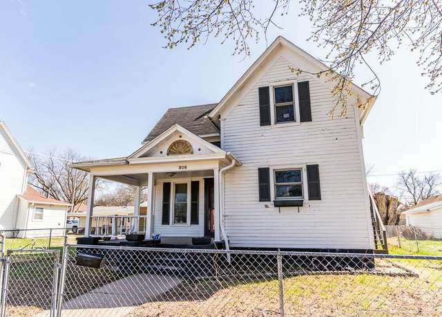 Property at 306 E Maple St, Red Oak, IA 51566, 4 beds, 2 baths
